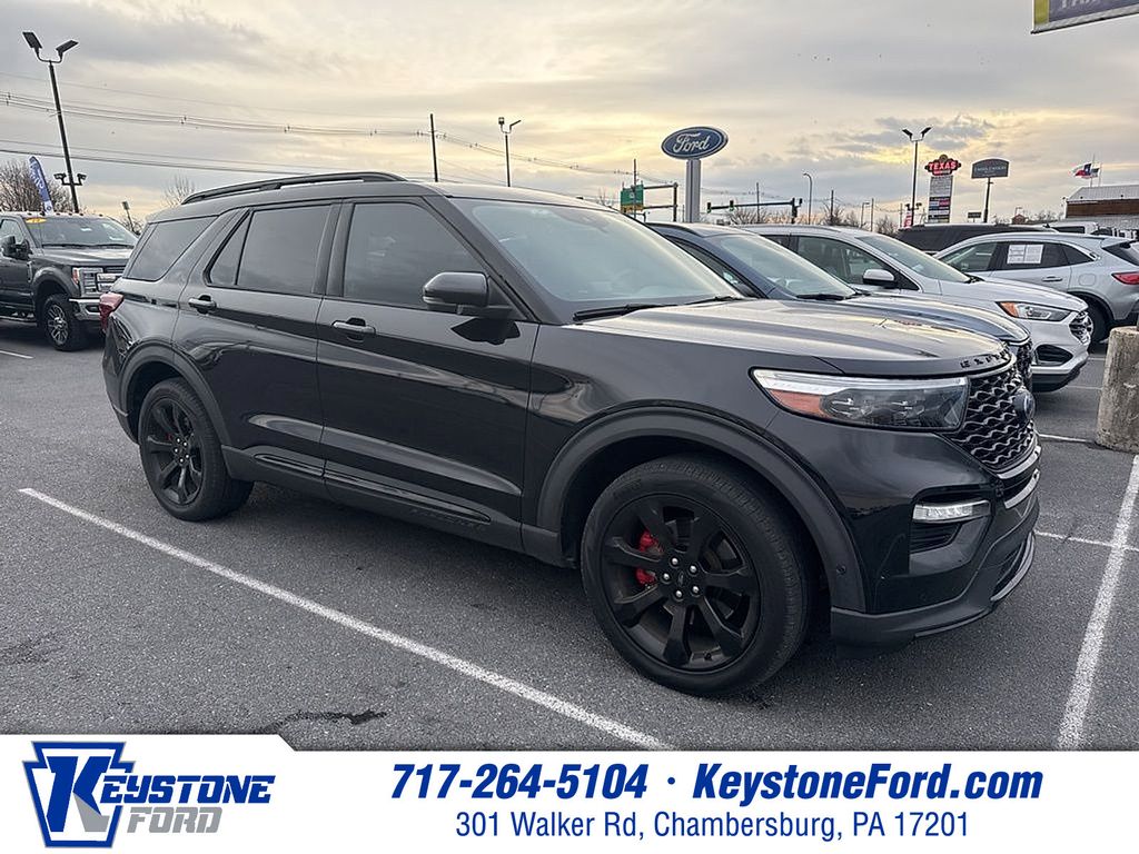 2020 Ford Explorer ST's photo