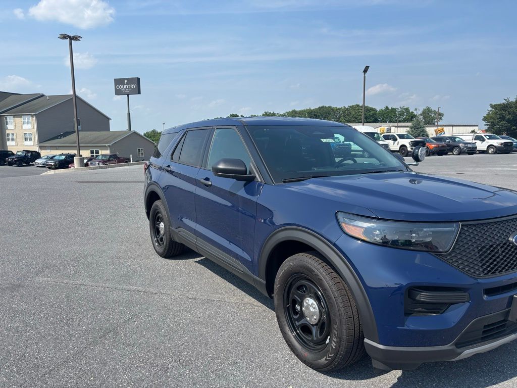 2025 Ford Explorer photo 2