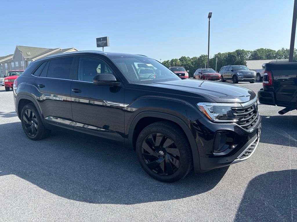 2025 Volkswagen Atlas Cross Sport 2.0T SE w/Tech 4MOTION's photo