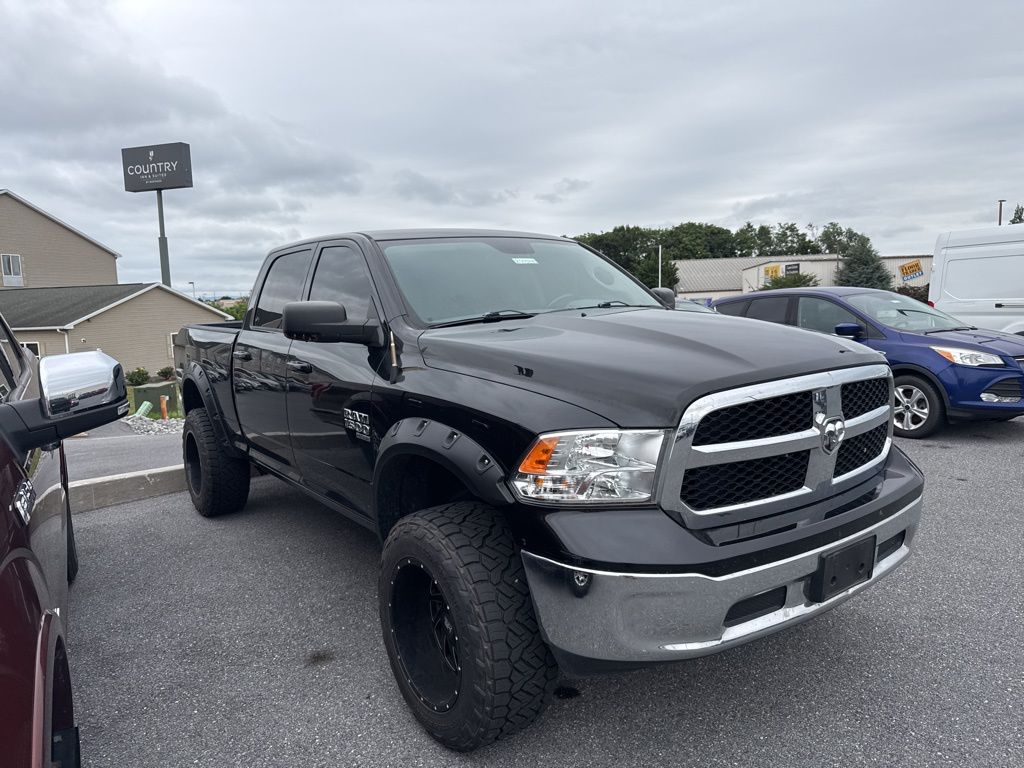 2020 Ram 1500 Classic SLT photo 3
