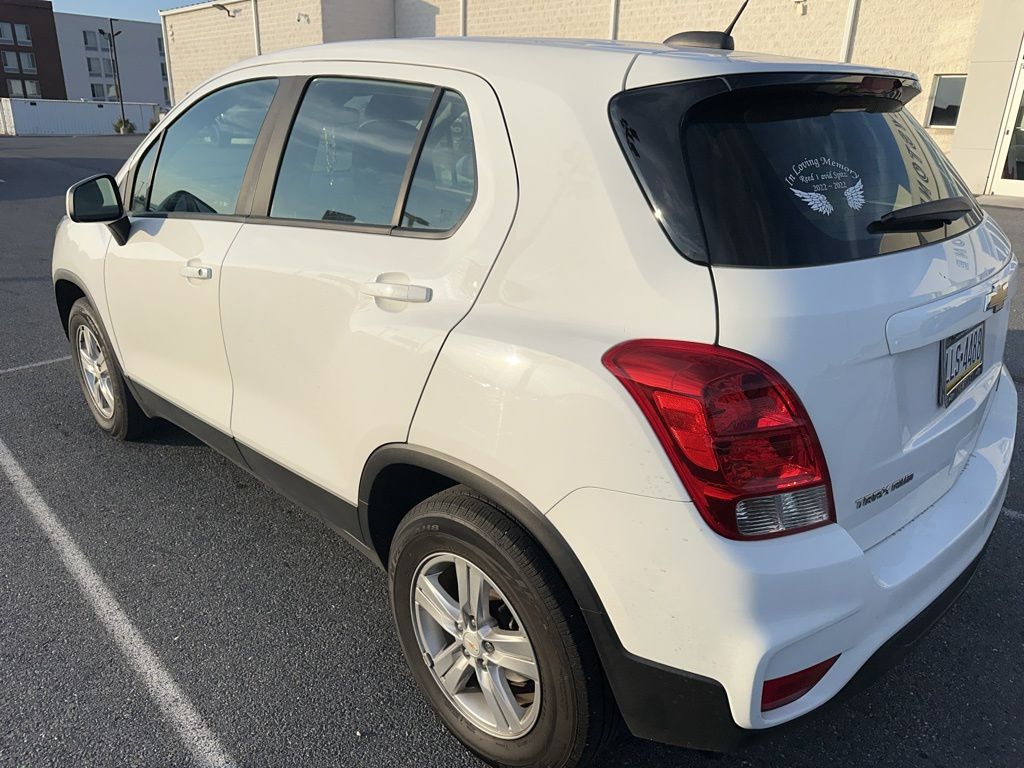 2018 Chevrolet Trax LS photo 2