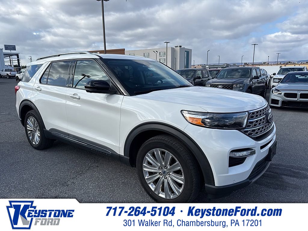2022 Ford Explorer Limited's photo