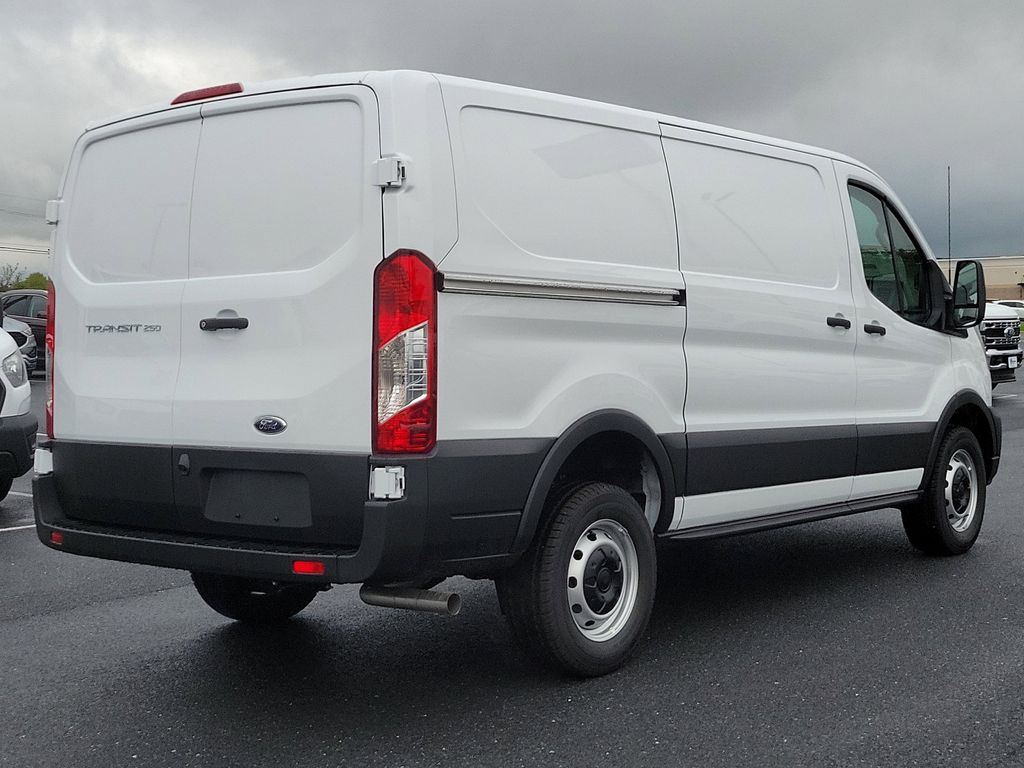 2024 Ford Transit photo 4