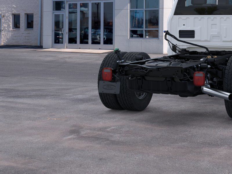 2025 Ford F-600 Super Duty Chassis Cab XL - Photo 21