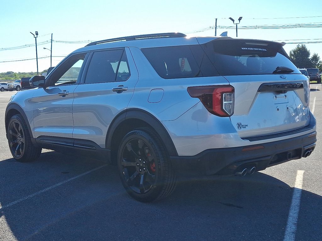2020 Ford Explorer ST photo 4