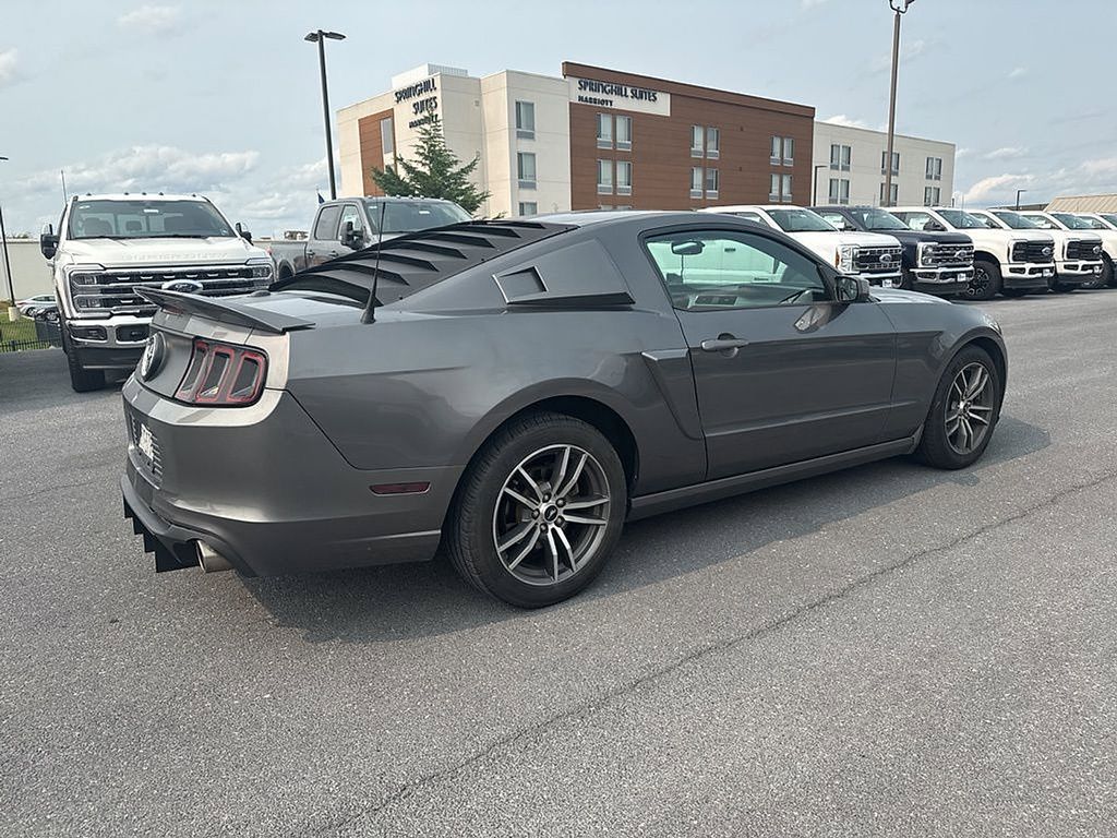 2014 Ford Mustang V6 Premium photo 4