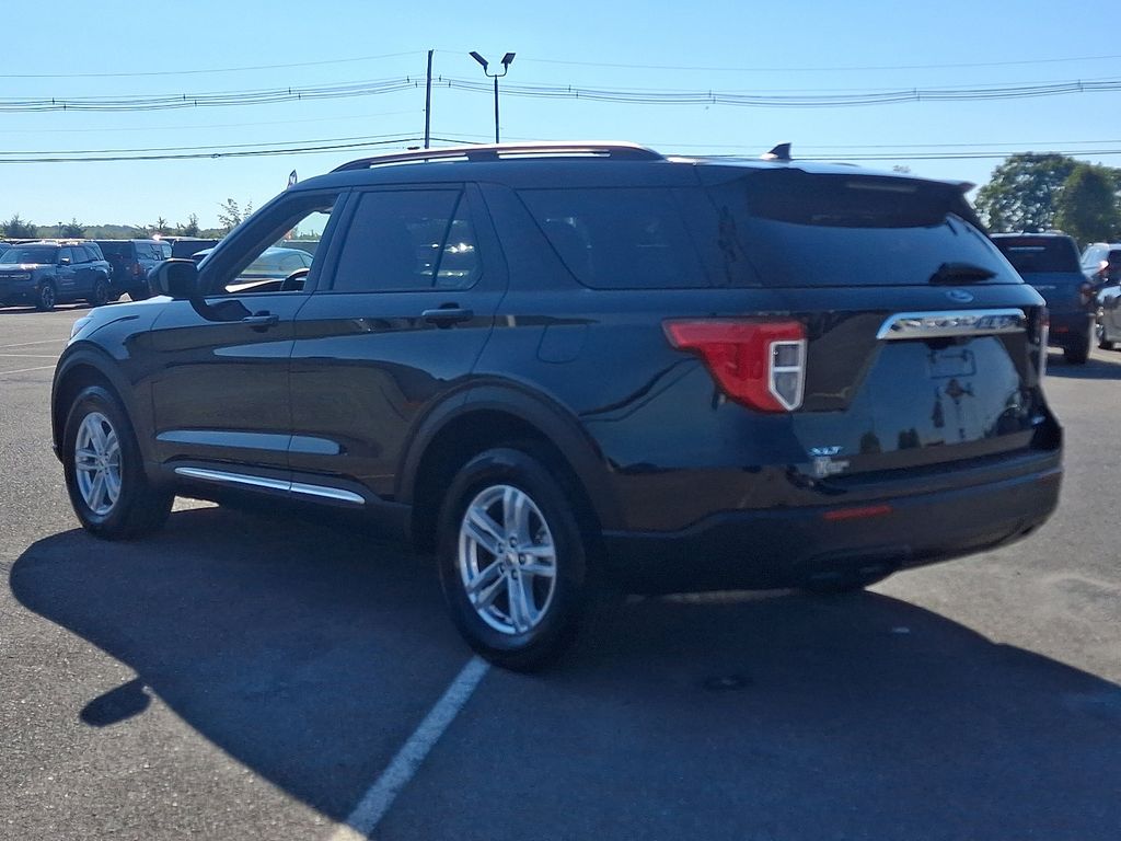 2023 Ford Explorer XLT photo 4