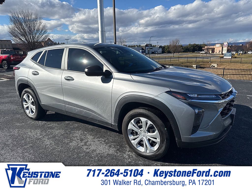 2024 Chevrolet Trax LS's photo