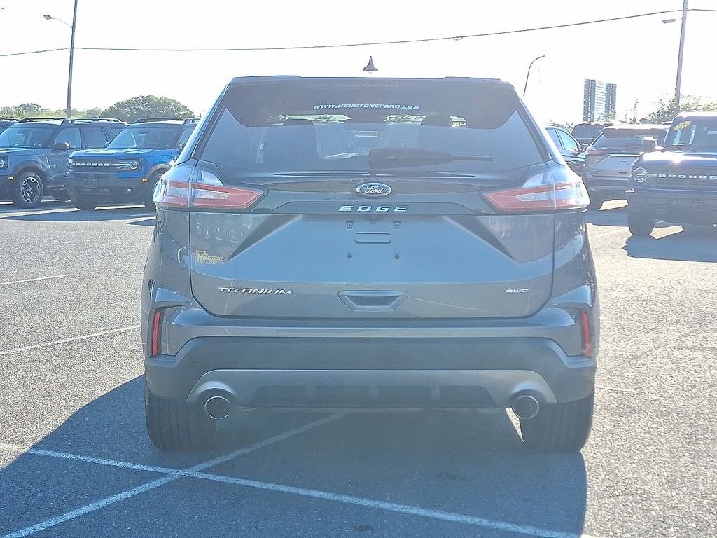 2024 Ford Edge Titanium photo 5
