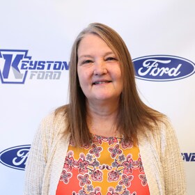 Staff member Shelly Roman from cc3f863342b2