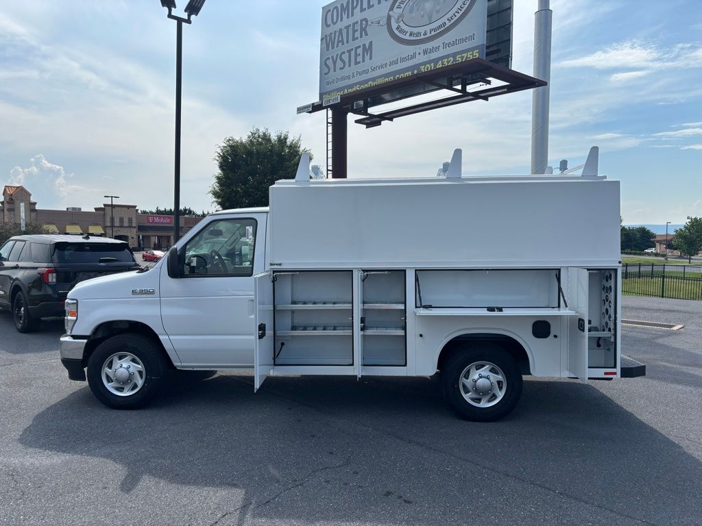 2025 Ford E-350 Base photo 3