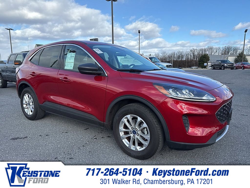 2022 Ford Escape SE's photo