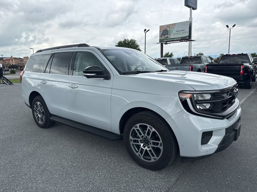 2025 Ford Expedition Active 4x4's photo