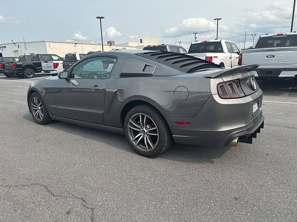 2014 Ford Mustang V6 Premium photo 3