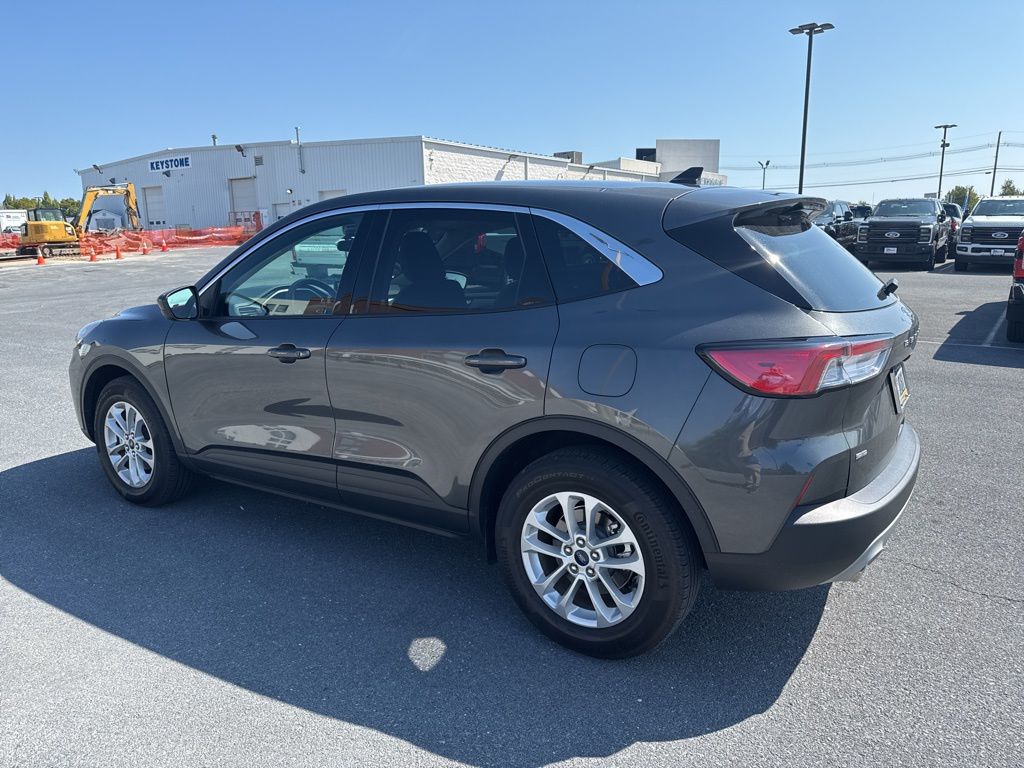 2020 Ford Escape SE photo 3