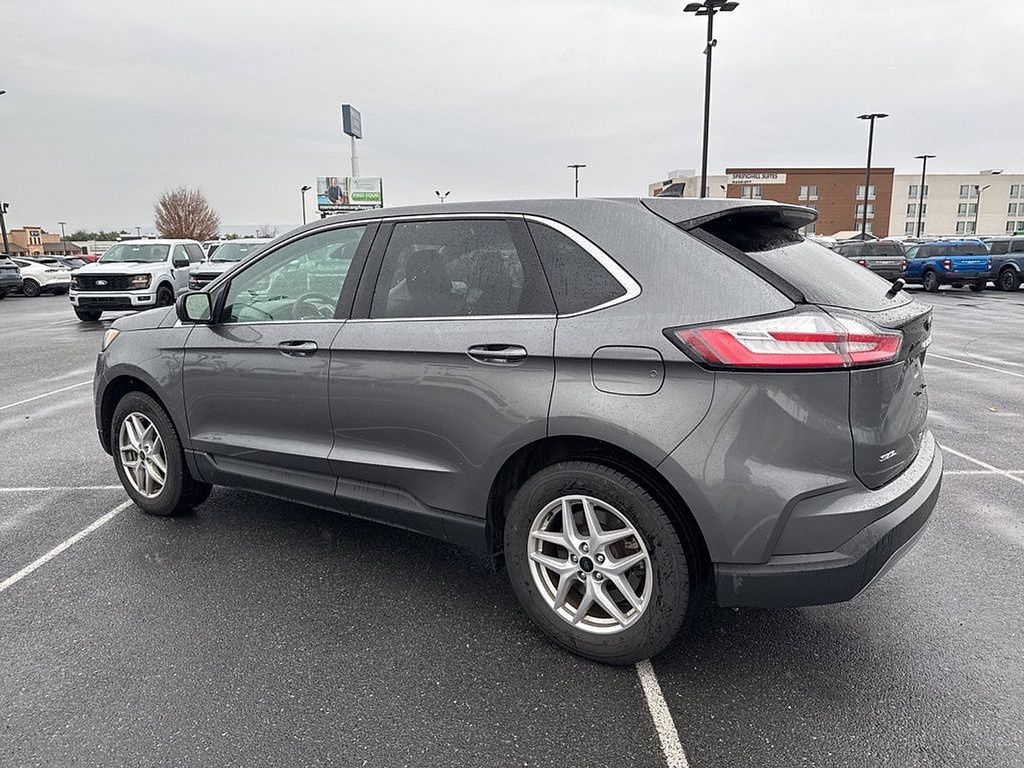 2023 Ford Edge SEL photo 3