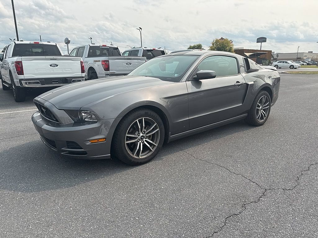 2014 Ford Mustang V6 Premium photo 2