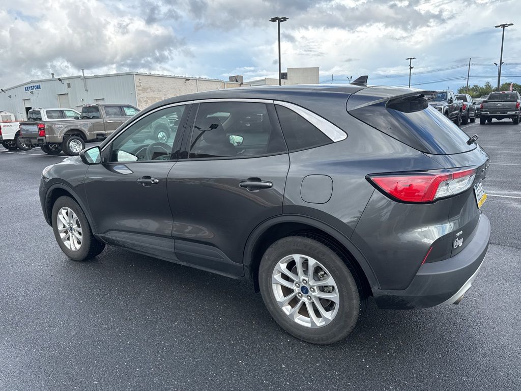 2020 Ford Escape SE photo 2