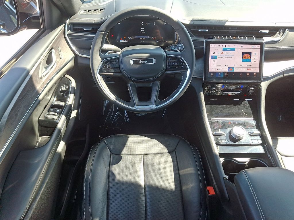 2024 Jeep Grand Cherokee Overland - Photo 11