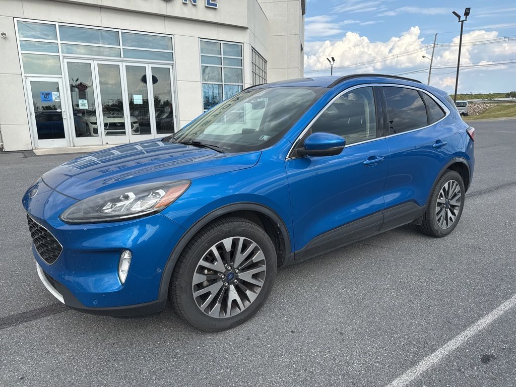 2020 Ford Escape Titanium photo 2