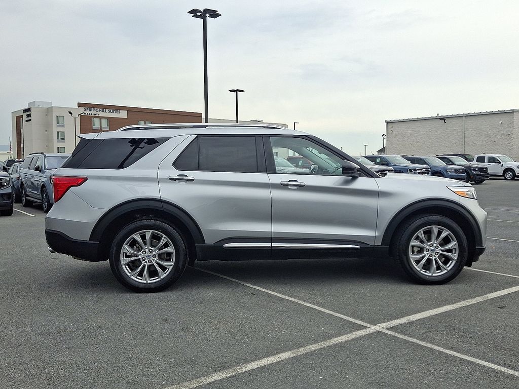 2024 Ford Explorer Limited photo 4