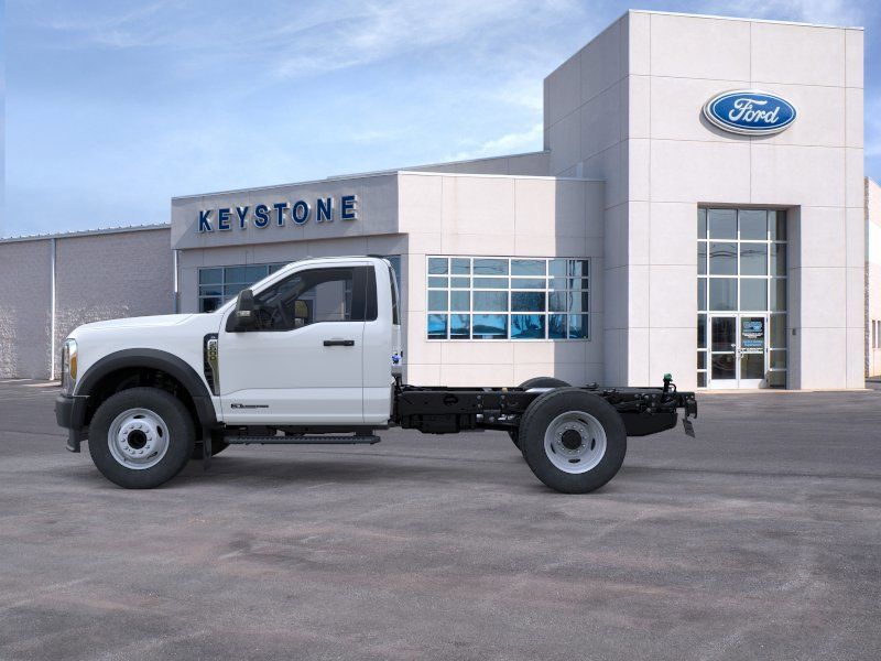 2025 Ford F-600 Super Duty Chassis Cab XL - Photo 3