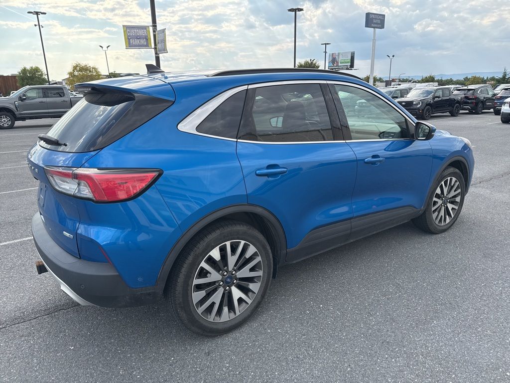 2020 Ford Escape Titanium photo 4