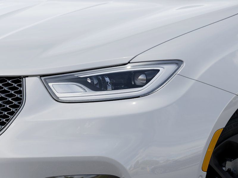 2026 Chrysler Pacifica Limited - Photo 10