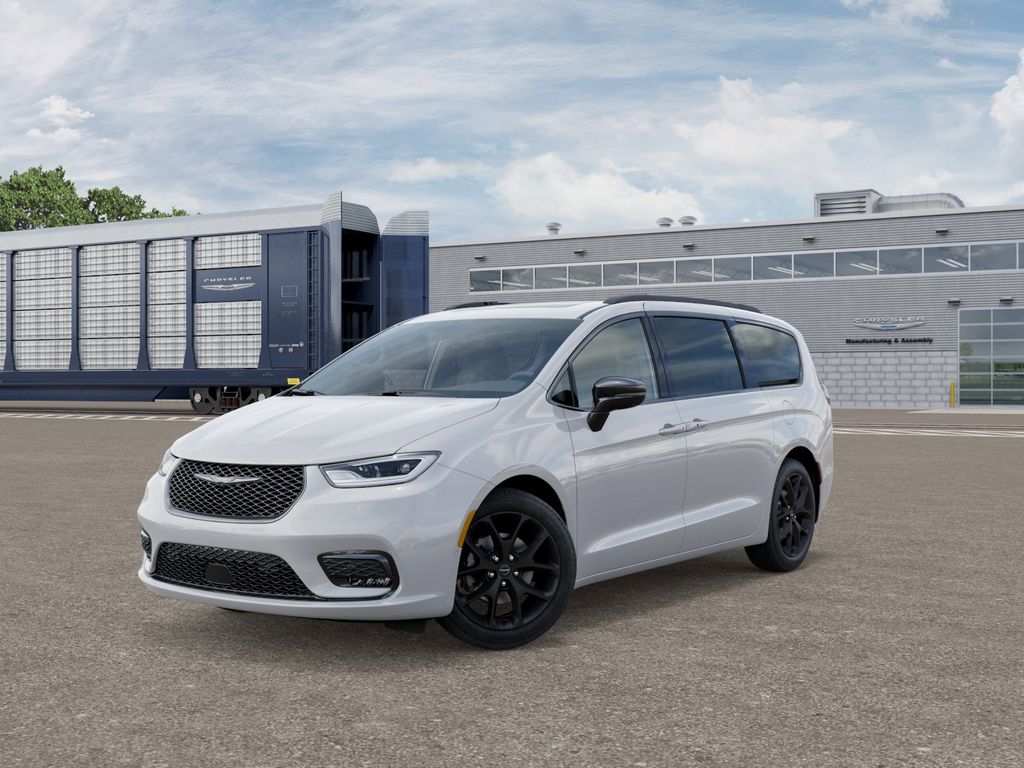 2026 Chrysler Pacifica Passenger Van 