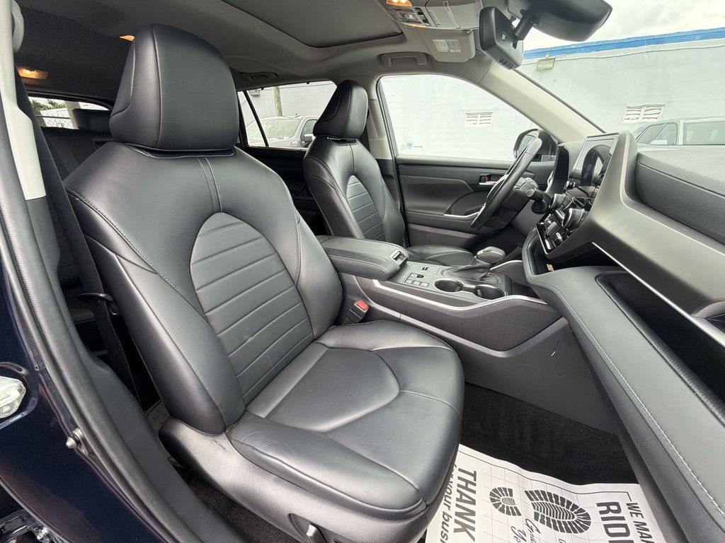 2023 Toyota Highlander XLE - Photo 35