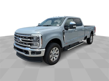 2025 Ford Super Duty F-250 Lariat TRUCK