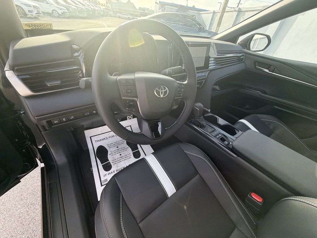 2026 Toyota Camry SE - Photo 16