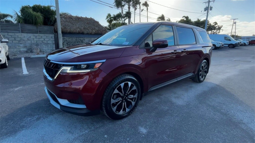 Used 2024 Kia Carnival EX MPV