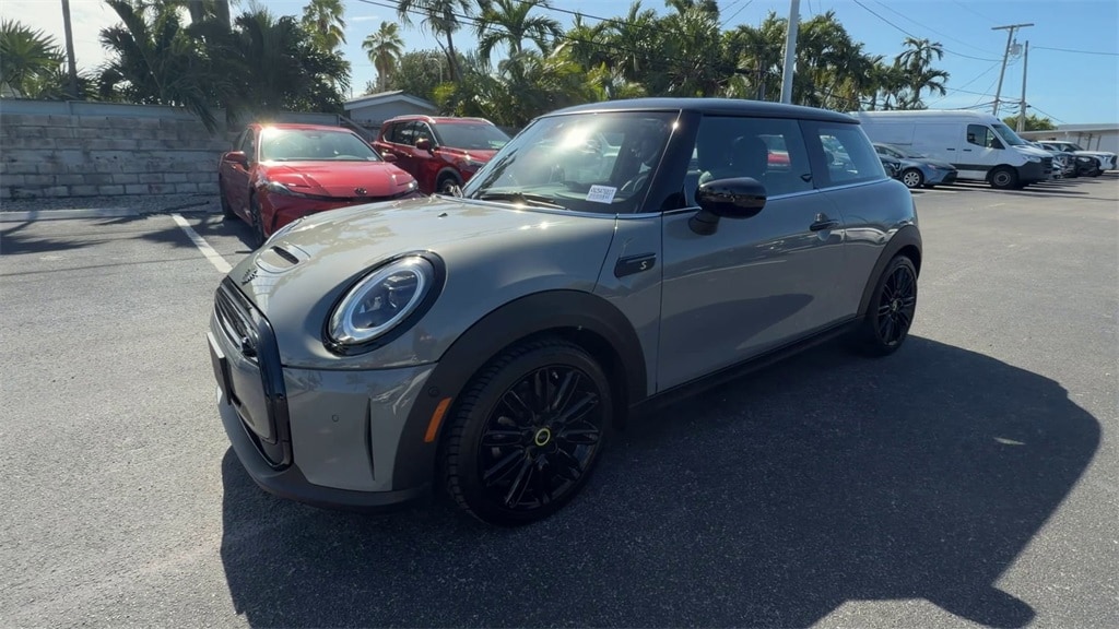 Used 2022 MINI Electric Hardtop 2 Door Cooper SE Hardtop 2 Door Hatchback