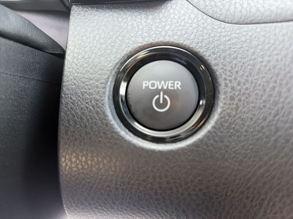 2026 Toyota Camry SE - Photo 23