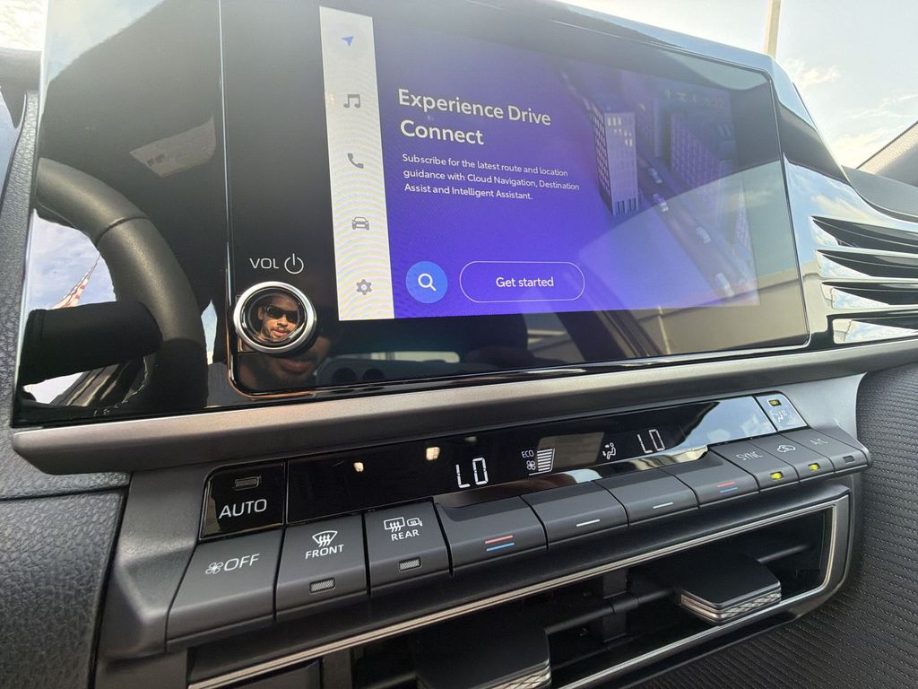 2026 Toyota Camry SE - Photo 20