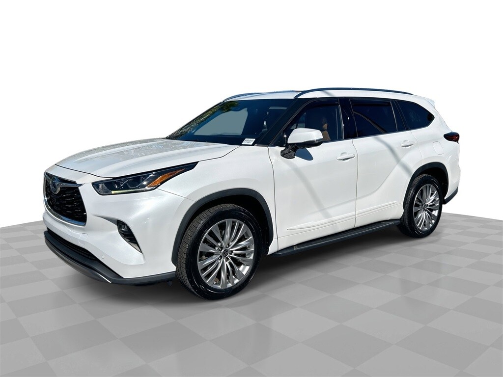Used 2022 Toyota Highlander Hybrid Platinum SUV