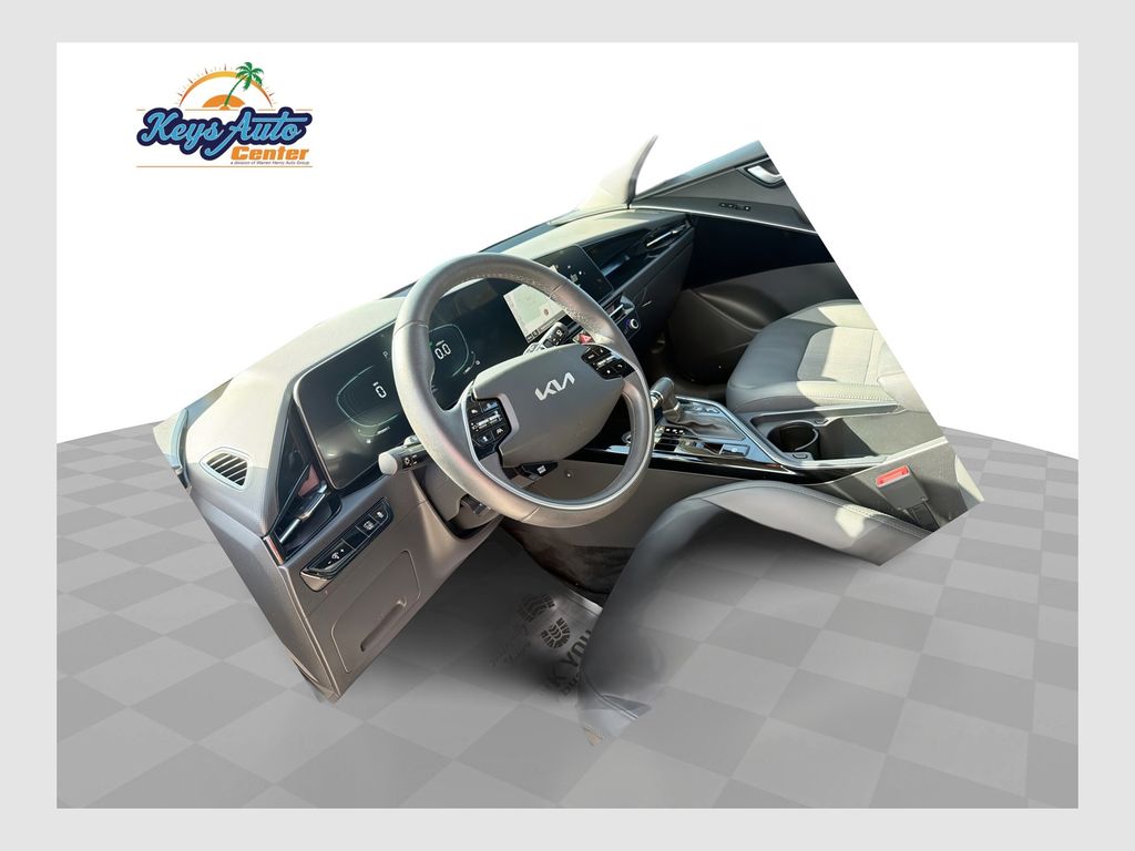 2023 Kia Niro EX HEV's photo