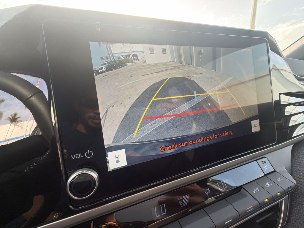2026 Toyota Camry SE - Photo 21