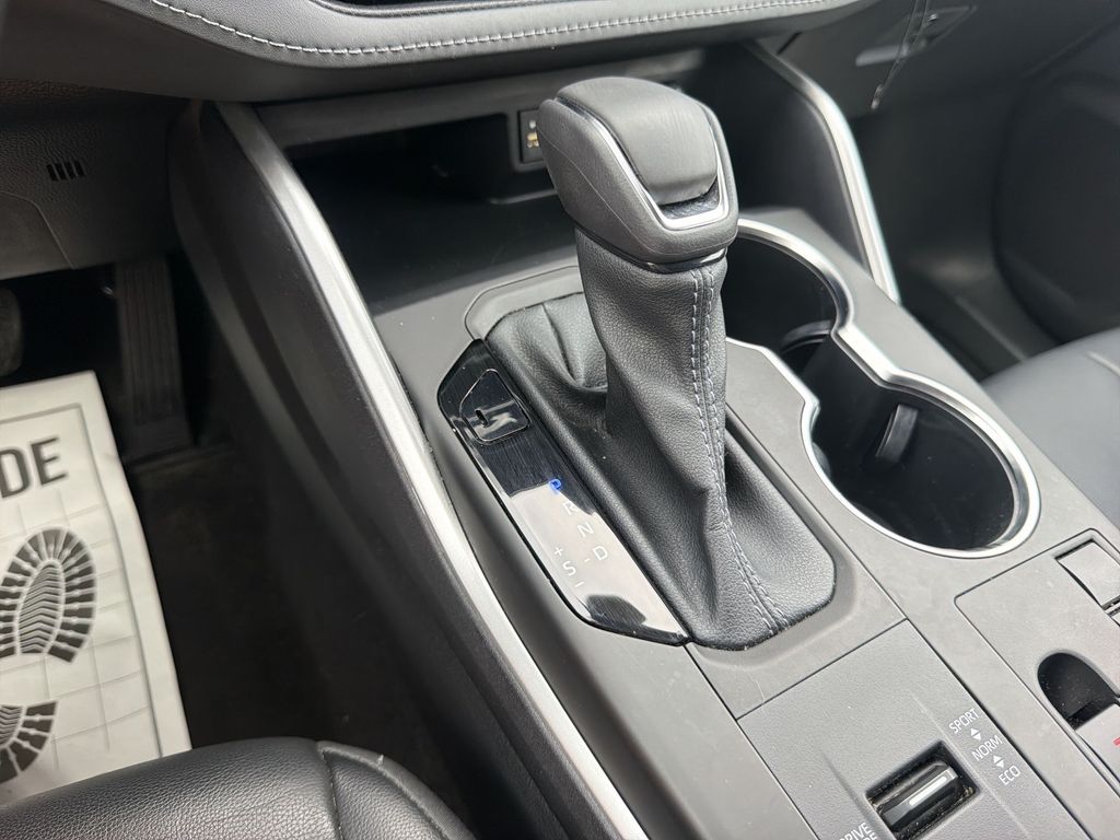 2023 Toyota Highlander XLE - Photo 22
