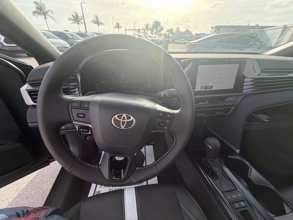 2026 Toyota Camry SE - Photo 18