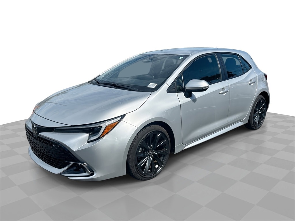 2025 Toyota Corolla Hatchback XSE's photo