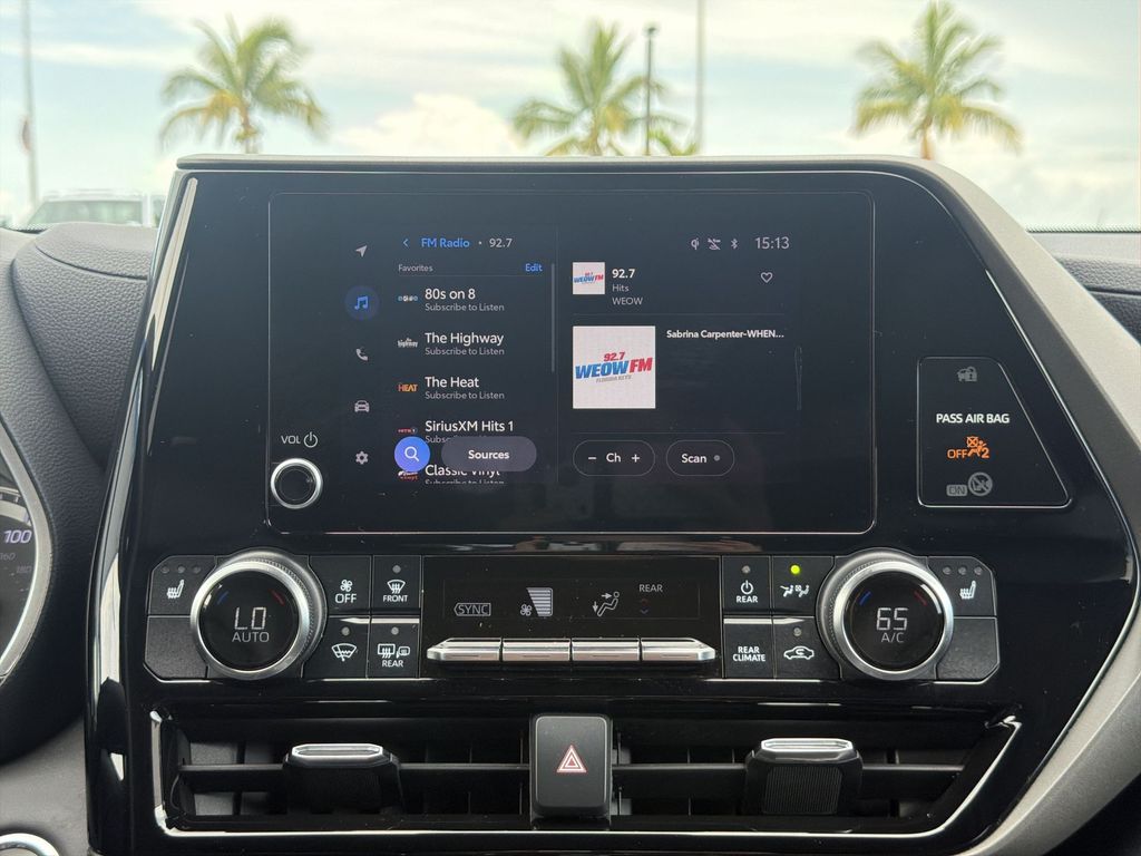 2023 Toyota Highlander XLE - Photo 19