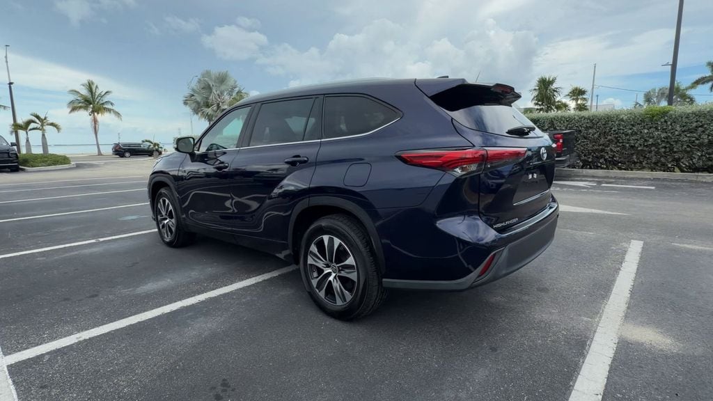 2023 Toyota Highlander XLE - Photo 6