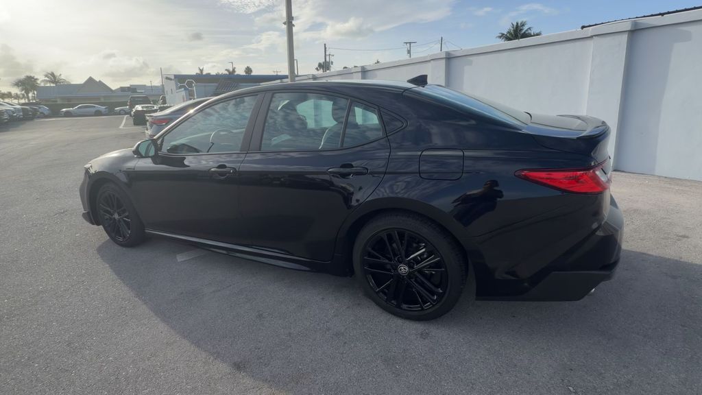 2026 Toyota Camry SE - Photo 6