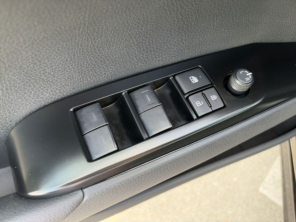 2026 Toyota Camry SE - Photo 30