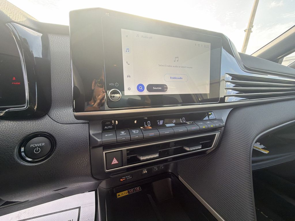 2026 Toyota Camry SE - Photo 19