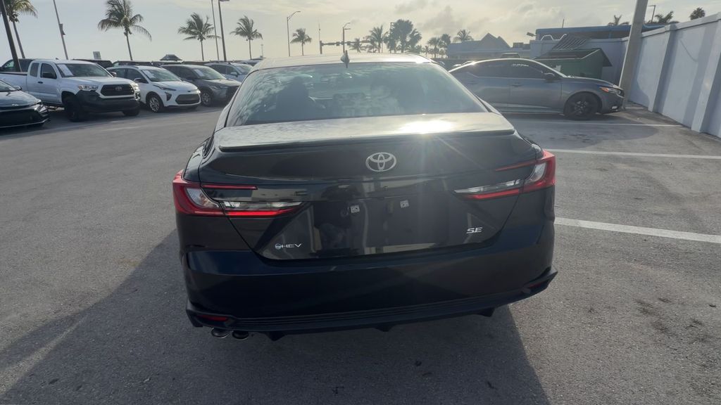 2026 Toyota Camry SE - Photo 7