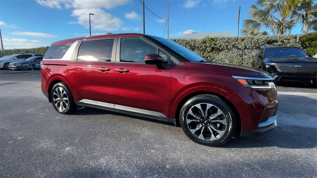 Used 2024 Kia Carnival EX MPV