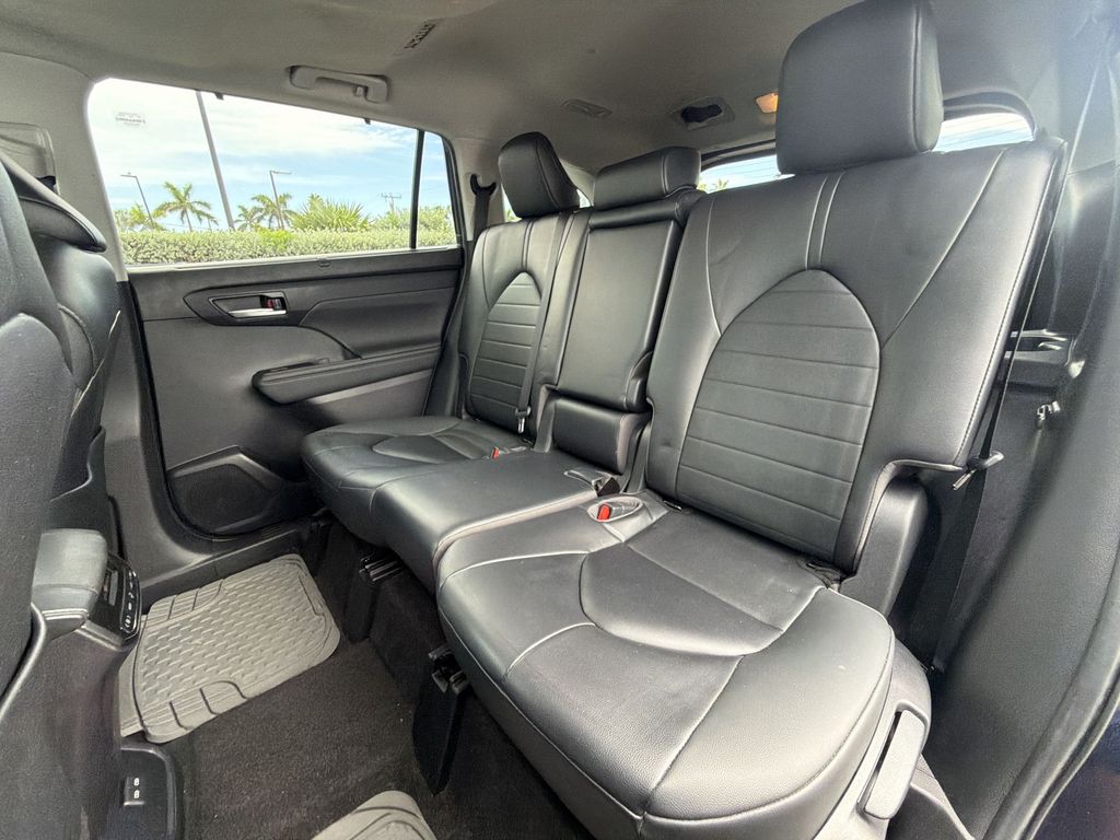 2023 Toyota Highlander XLE - Photo 32
